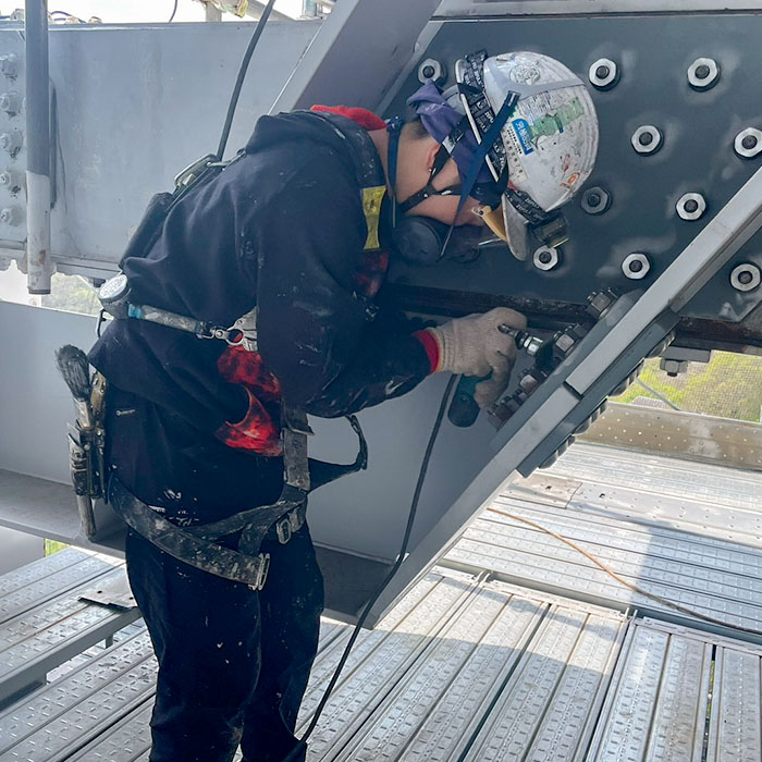 補修作業スタッフ